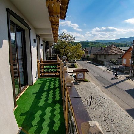 La Conacul Vesel Hotel Săpînţa Kültér fotó