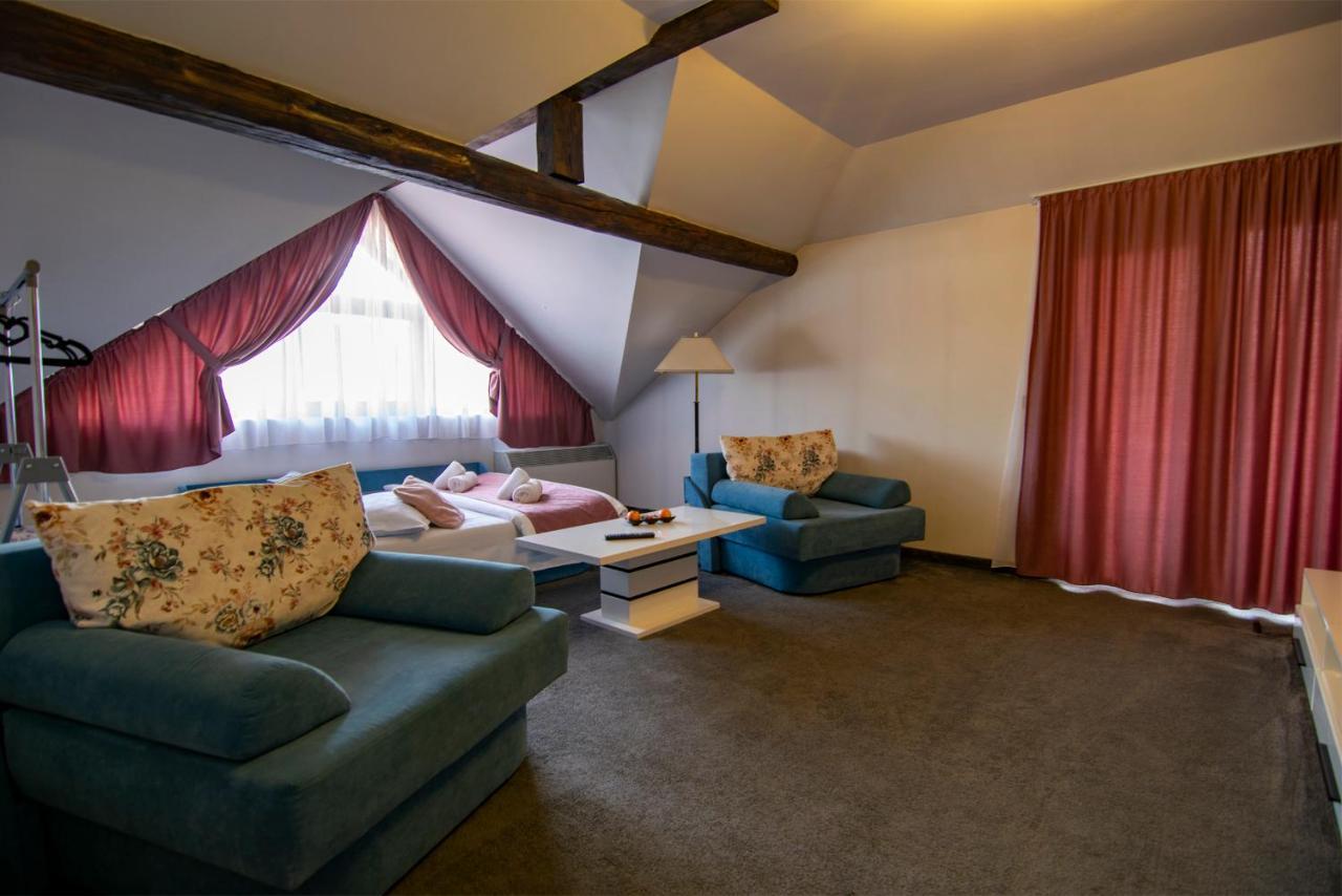 La Conacul Vesel Hotel Săpînţa Kültér fotó