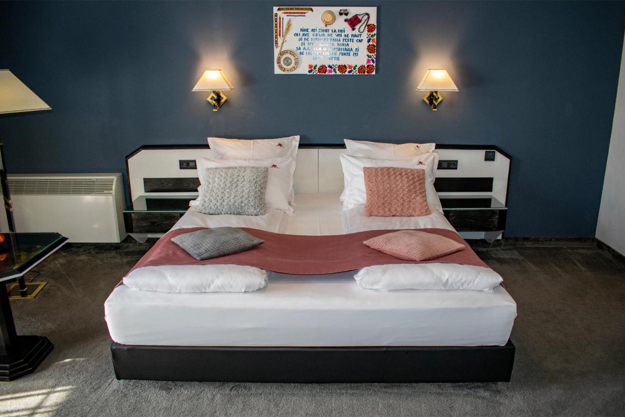 La Conacul Vesel Hotel Săpînţa Kültér fotó