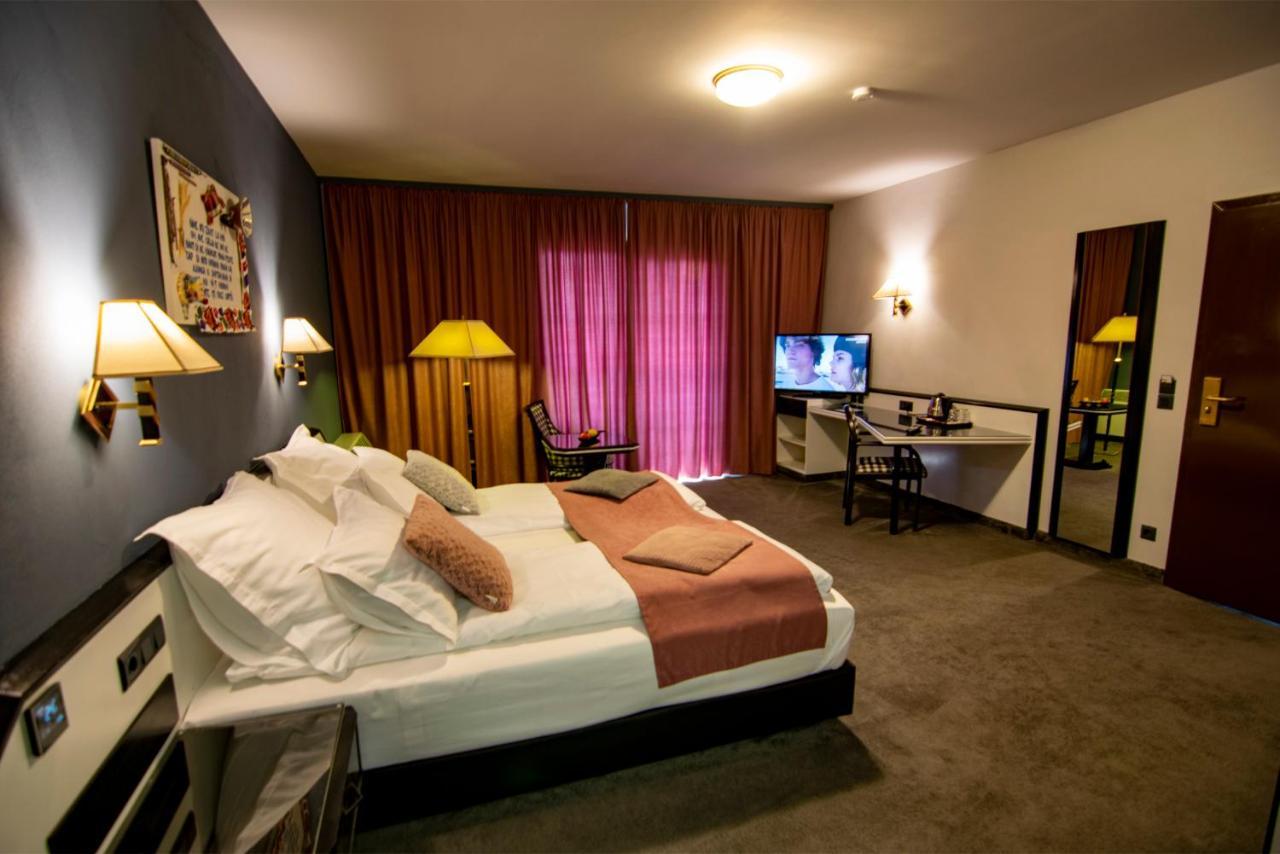 La Conacul Vesel Hotel Săpînţa Kültér fotó