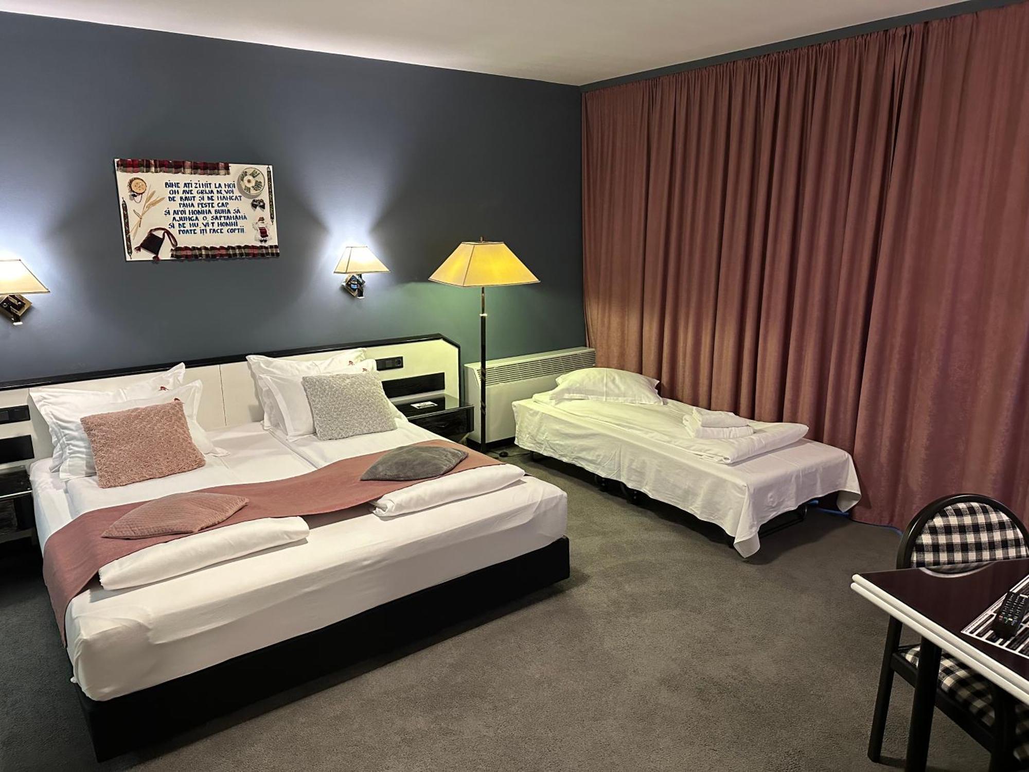 La Conacul Vesel Hotel Săpînţa Kültér fotó