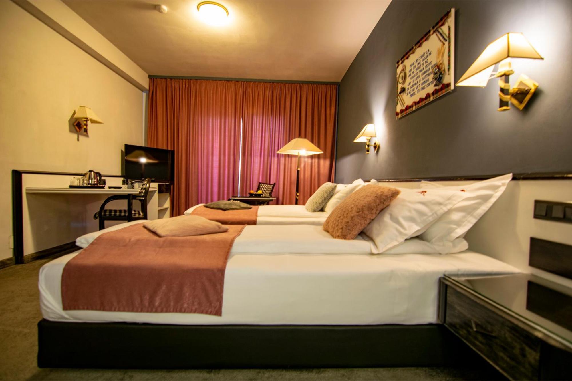 La Conacul Vesel Hotel Săpînţa Kültér fotó